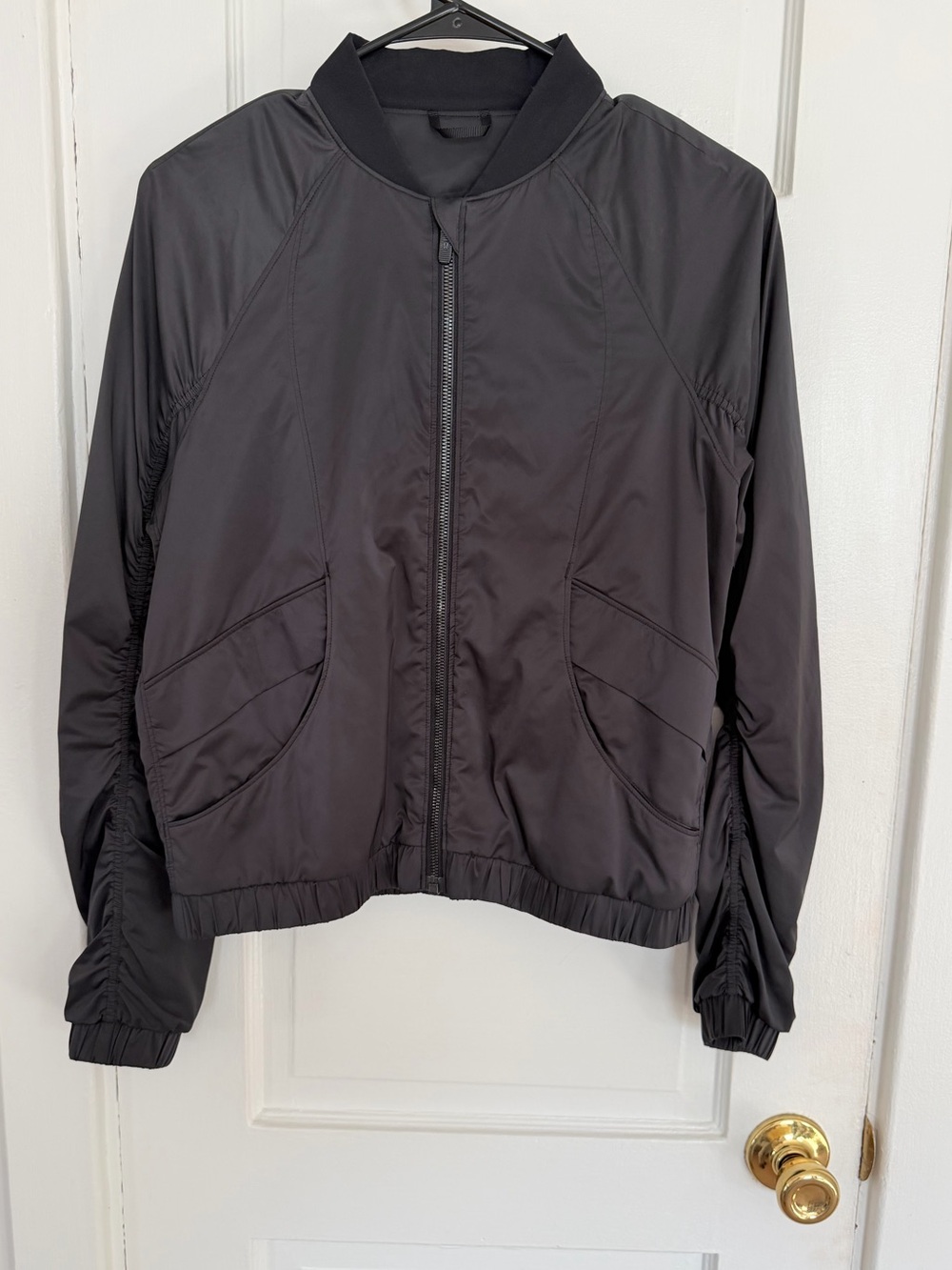 Lululemon Black Bomber Jacket – Ruched Sleeve Zip Up Size Small Estimated